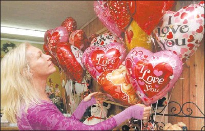 Kathy Berry Arranges Valentine S Day Balloons At Her Business Mccarthy Flowers On Kidder Street In